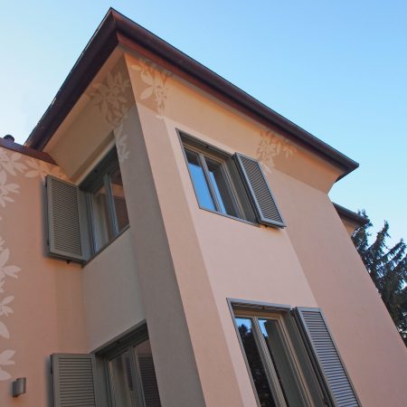 VILLA IN COLLINA